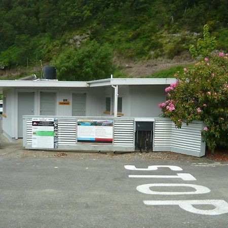 Alexanders Holiday Park Picton Exterior photo